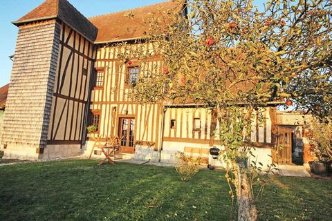 A 7km de Jumièges (Parc de loisirs) et du charmant village de la Bouille (restaurants), à 45 mn de Honfleur et de Rouen (nombreux musées). Accès rapide à l'A13. Gîte mitoyen à la maison des propriétaires avec entrée indépendante et jardin privatif cl...