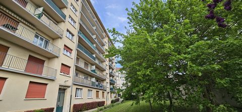 ****SPECIAL INVESTISSEUR**** L'agence Bonnabelle vous propose cet appartement 1 pièce de 20.32 m2, situé rue Sainte Colette à Vandoeuvre-les-Nancy, à proximité des écoles, des commerces, des transports, des axes routiers et autres commodités. Venez d...