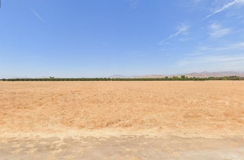 Orosi, CA. 1.47 Acres! Parcel 5, Possible seller financing! 6% interest, Corner Parcel With Well.Next to City limits and services. Great investment opportunity!