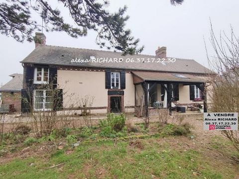 Alexa RICHARD Propriétés privées J'ai le plaisir de vous découvrir cette belle maison individuelle de 67m2 environ loi carrez, édifiées d'une parcelle de 1946m2 environ Sans vis-à-vis, entièrement clos et arborées au coeur d'un petit hameau sur le se...