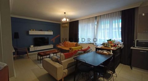 Appartement te koop is gelegen in Besiktas. Besiktas is een wijk aan de Europese kant van Istanbul. Het is een van de oudste en dichtstbevolkte wijken van Istanbul. Het gebied ligt tussen de Gouden Hoorn en de Bosporus, waardoor het een populaire ple...