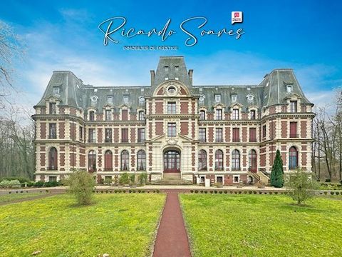 Ricardo SOARES vous propose à la vente ce magnifique appartement d'environ 77m2, élégant et lumineux, que se trouve dans un lieu chargé d'histoire, associé aux marquis de Villette et à leurs successeurs. Il allie le style classique à un confort conte...