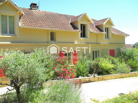 Located in Saint-Rabier (24210), this imposing residence enjoys an exceptional location in the countryside, offering peace and serenity. Close to nature, this privileged place is ideal for lovers of tranquility. In addition, the presence of the swimm...