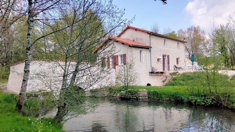 Emplacement exceptionnel pour ce moulin à eau en pierre entièrement restauré à un niveau de haute qualité, Situé sur un terrain boisé calme de plus de 4700m² avec des îles reliées et de nombreuses chutes d'eau naturelles.\nLe moulin est réparti sur d...