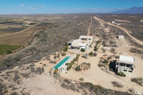 Welcome to Casa Inspiraci n is a unique investment opportunity. Located in El Posito one of the most exclusive neighborhoods of Todos Santos. Casa Inspiracion combines elegance and comfort to provide its guests a relaxing and private experience. The ...