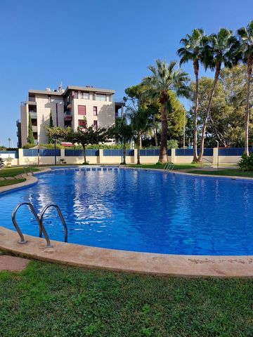 Votre nouvelle maison en bord de mer vous attend ! Ce charmant appartement de 2 chambres et 1 salle de bain dispose d'un garage et d'une vue dégagée dont vous tomberez amoureux. Situé dans une zone privilégiée, à quelques pas de la mer, il offre un a...