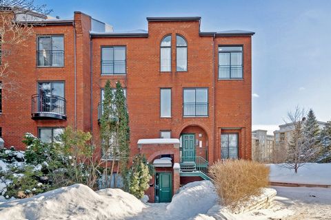 Bright, renovated condo in Ahuntsic. Ideally located in the sought-after André-Grasset district, this condo combines comfort, modernity and accessibility. Its bright interior, thanks to southwest exposure and large windows, offers a pleasant space wi...