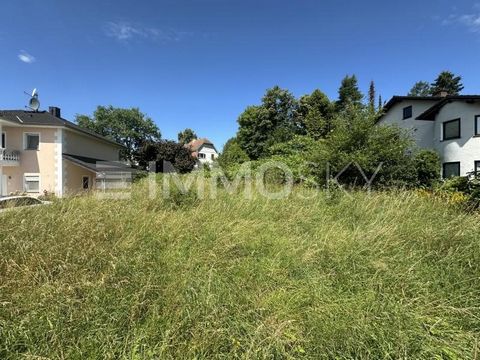 We are offering for sale a large building plot in an extremely attractive location in Weilburg. The property is characterized by an excellent infrastructure and offers a generous construction window. It can be planned with a living space of over 300 ...