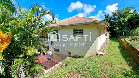 Maison type F4 sur trois- îlets avec une vue mer magnifique.