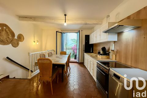 iad France - Adrien Navarro vous propose: Villeuneuve-les-Maguelone, maison de village ! Au coeur du village, à proximité des commerces, des écoles et de la mer, retrouvez cette jolie maison de village de 86m2 sur 3 étages. En rez-de-chaussée, une gr...