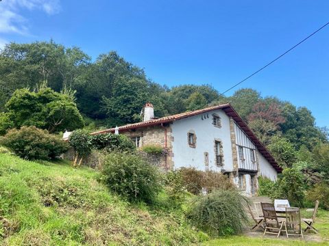 Traditionnelle ferme Basque rénovée avec chambre d'hôtes
